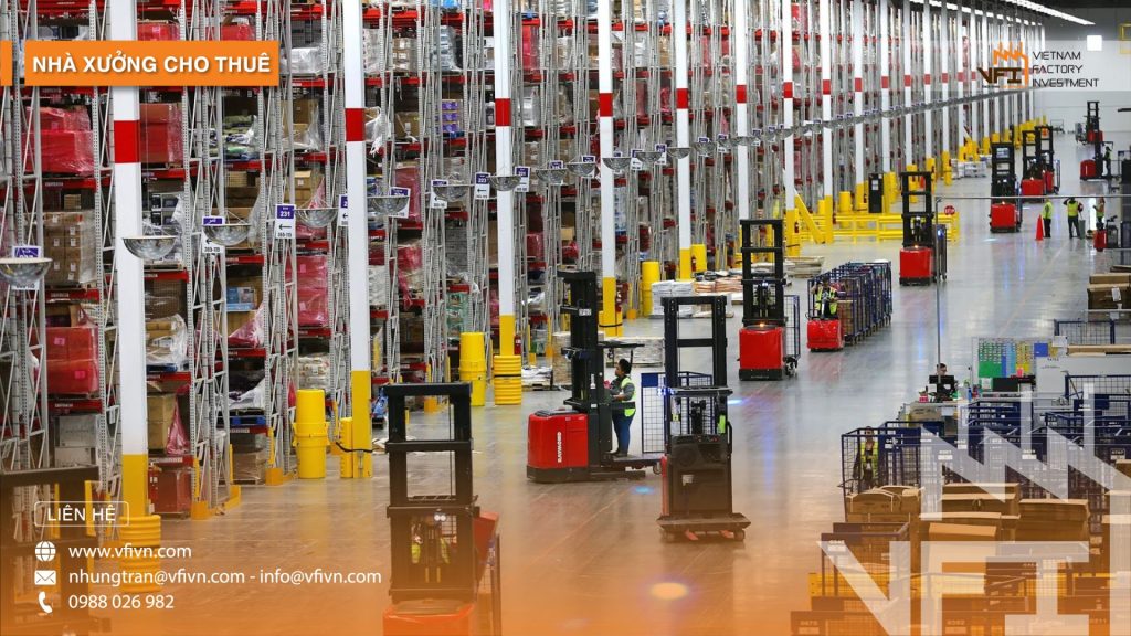 hệ thống kệ hàng và robot trong nhà kho thông minh smart warehouse